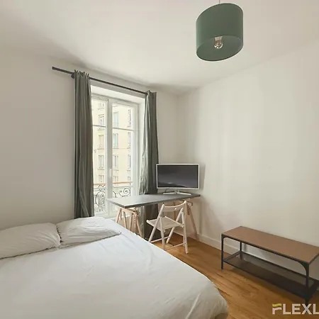 Boucry - Charming And Bright One-bedroom In The Heart Of The 18th شقة